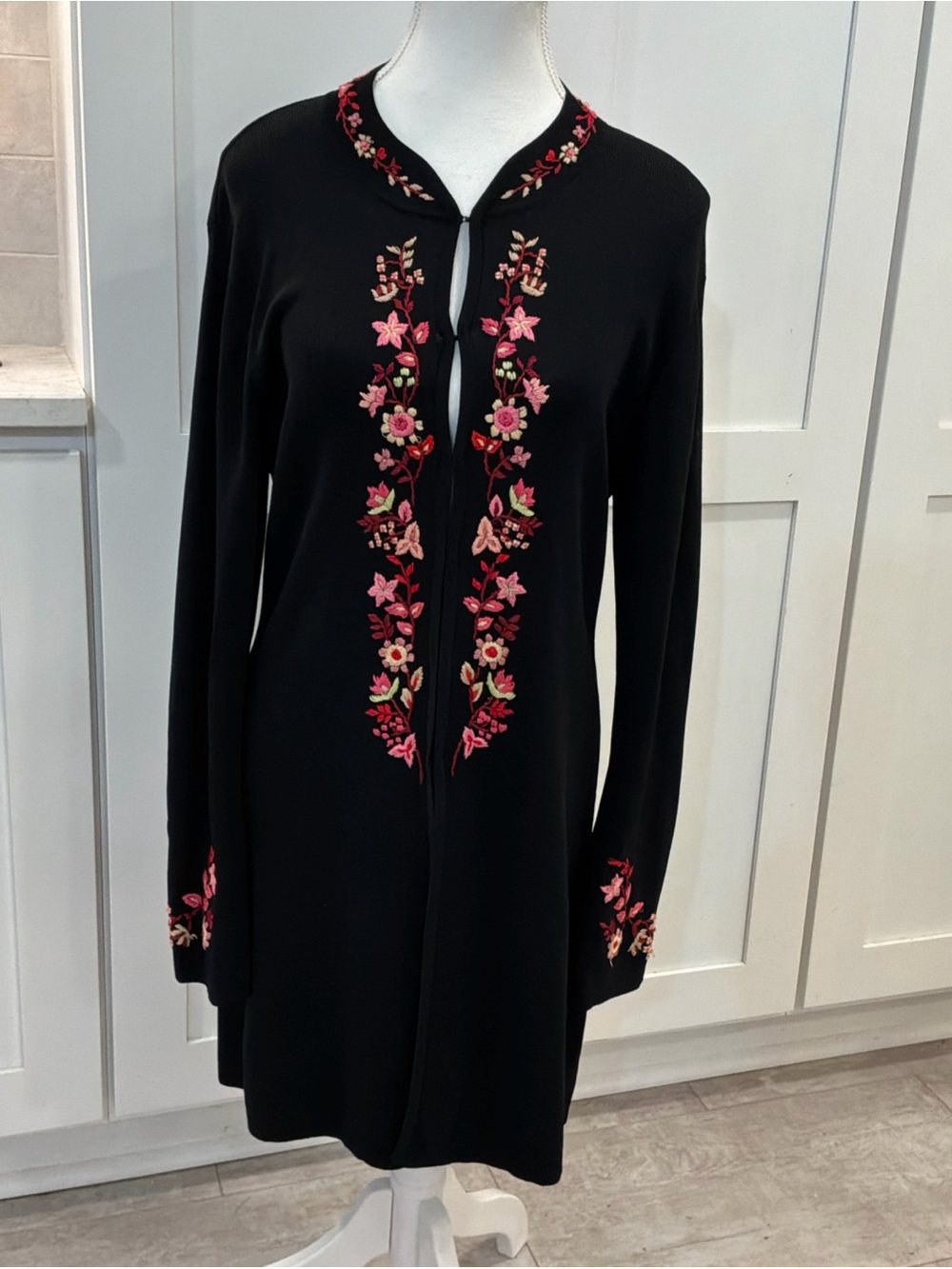 Carducci Knit Long Cardigan Sweater Black Floral Embroidered Floral Size M
